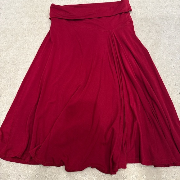Max Studio Red Flowy Midi Skirt Size Small - Picture 2 of 4